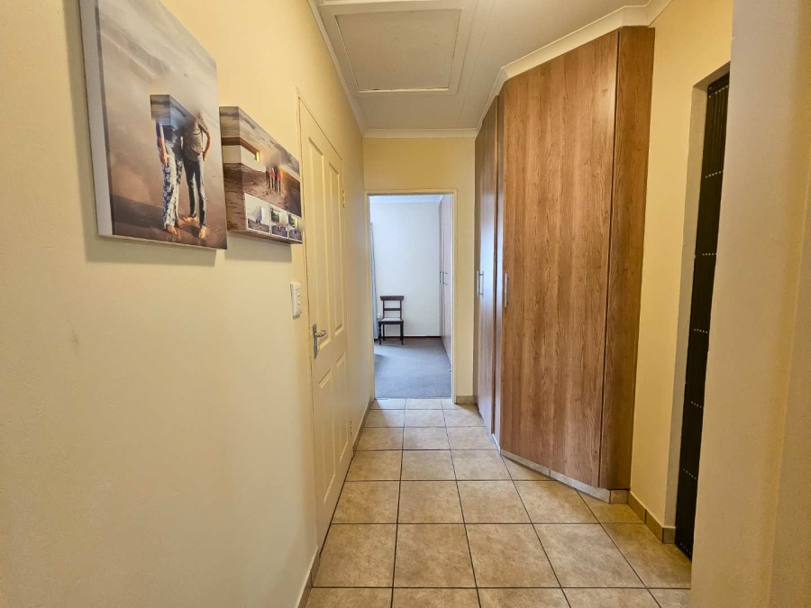 2 Bedroom Property for Sale in Langenhovenpark Free State